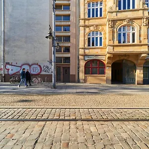 Family Szewska Market Square By Renters Wrocław